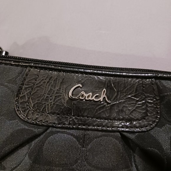 Like-New Vintage COACH Wristlet - Picture 10 of 12